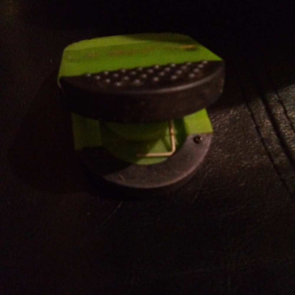 Vintage thick clip/ holder with magnet